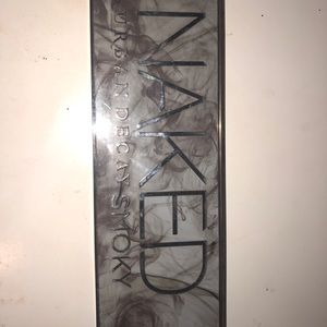 Authentic naked Smokey eye palette